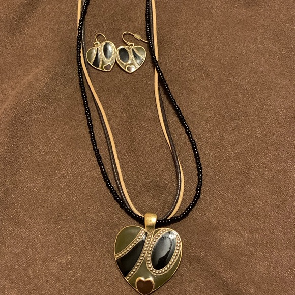 Jewelry - Picture 3 of 16